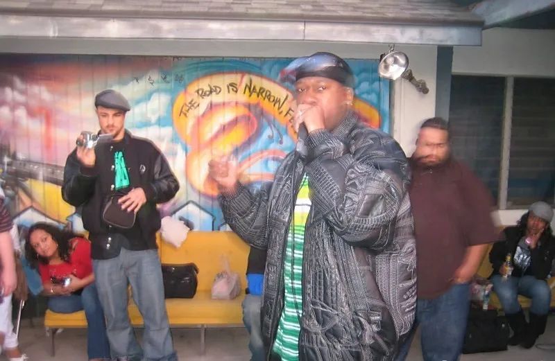 纽约街头的 rappers 都喜欢强买强卖?_说唱