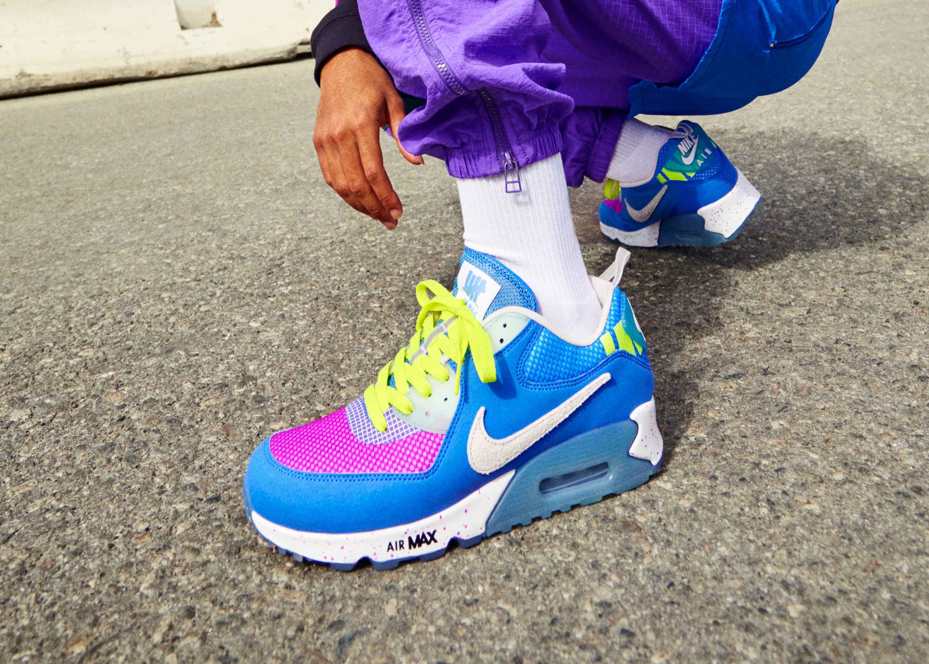 复古未来派设计undefeated再次推出airmax90