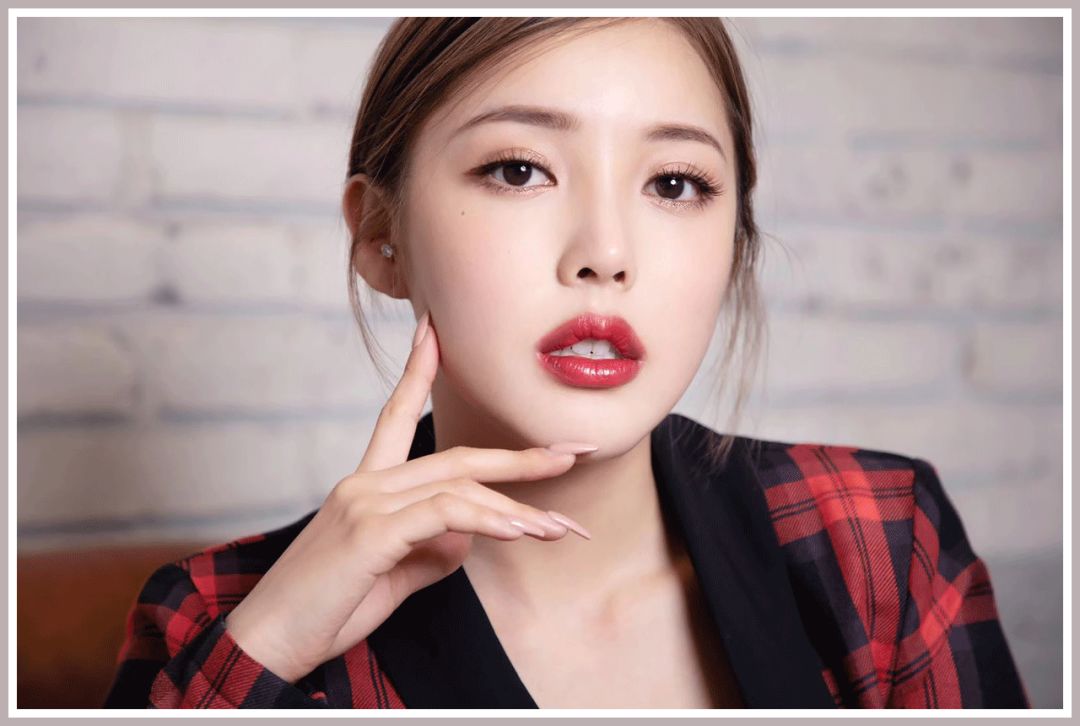 像韩国的 pony 大神,在国内火的一塌糊涂,稍微懂点美妆的人都知道她