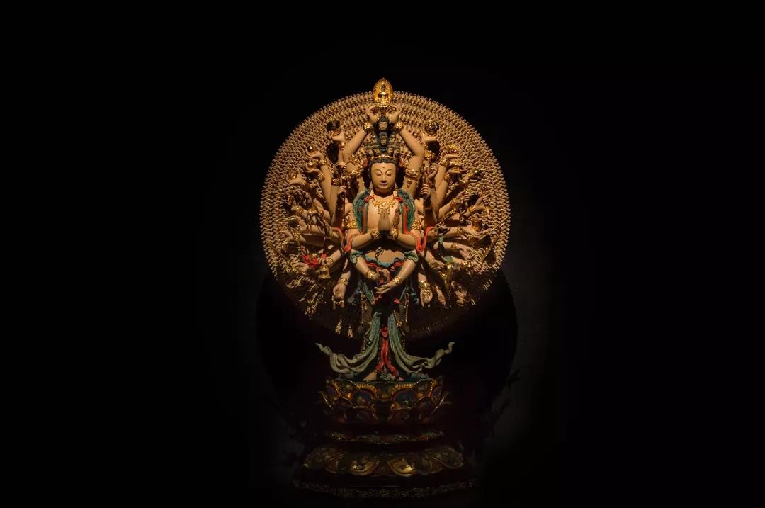 佛像世界里的审美态度