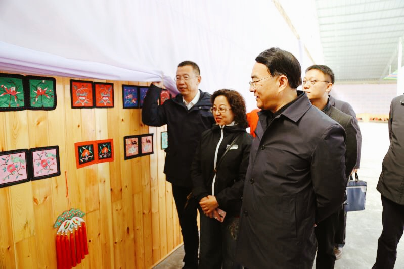 【文旅时讯】张宁厅长调研"青绣"扶贫就业工坊工作
