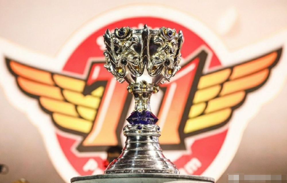 faker又开始炫耀20几个奖杯柜子都放不下rng粉丝酸了