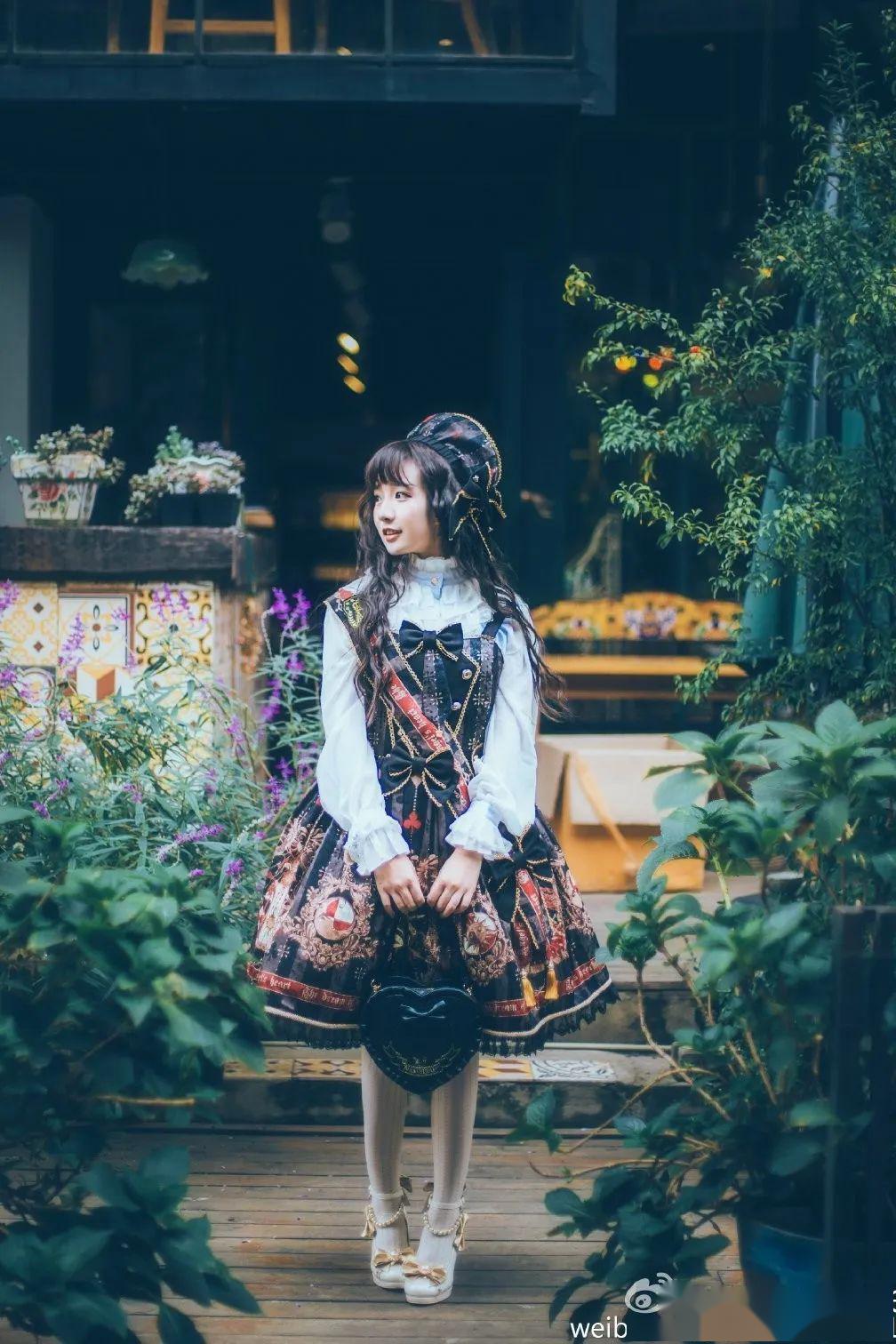 以赫本为灵感的窈窕淑女jsk,蝴蝶结与缎带的设计也是别样的绶带