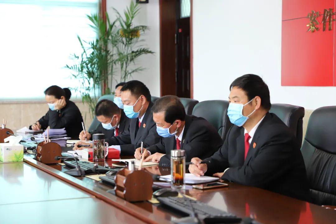 方城法院联合召开关于加强诉源治理,诉调对接工作座谈会