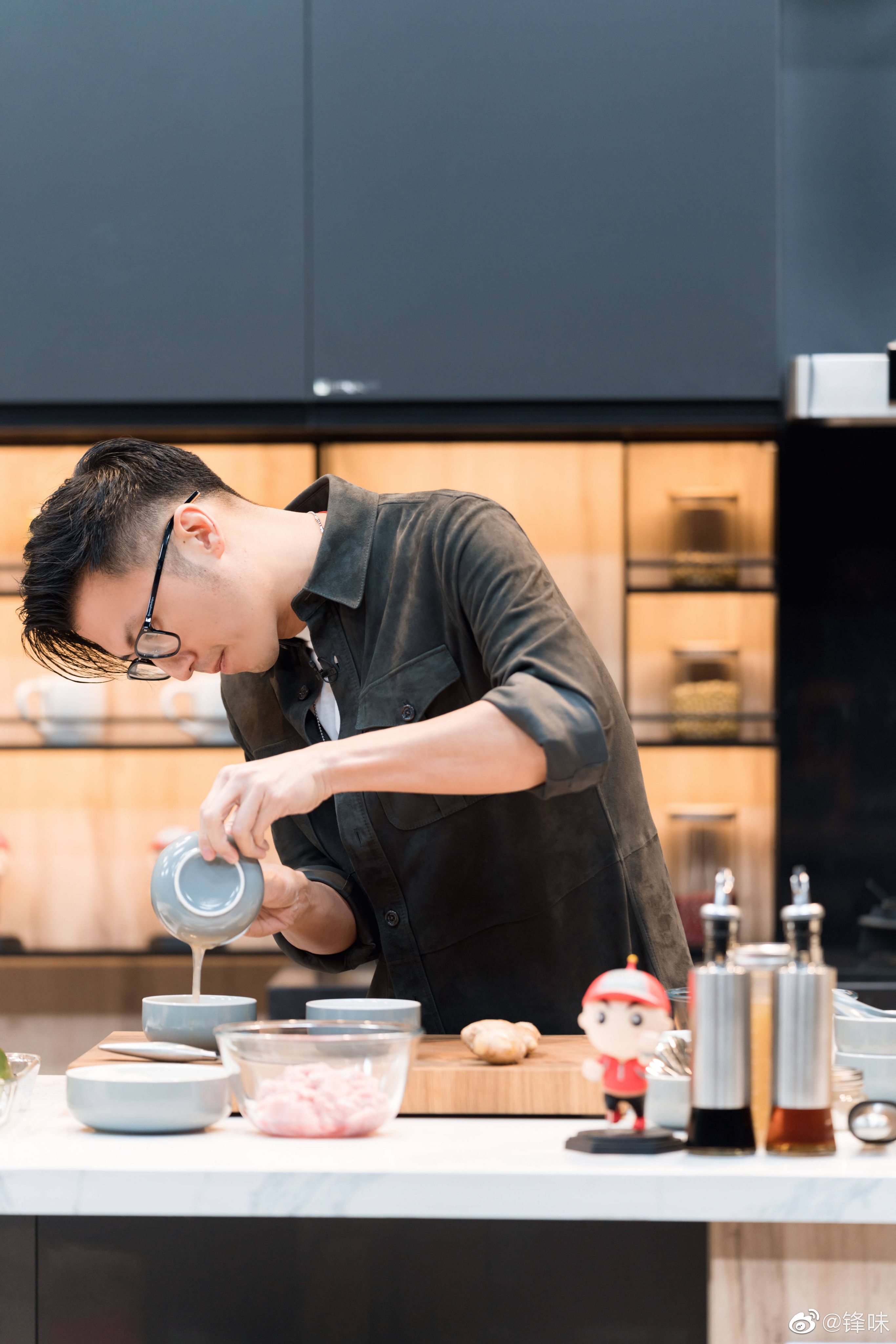 会做饭的男人最帅图片图片