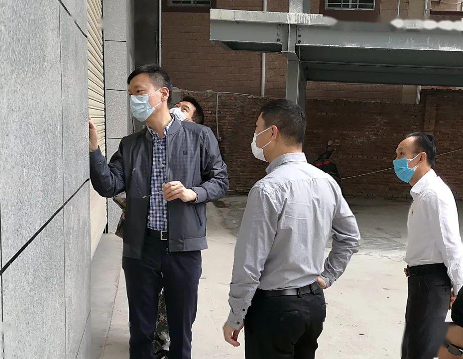 南安市政府副市长王端峰到丰州镇督导检查房屋安全隐患排查整治工作