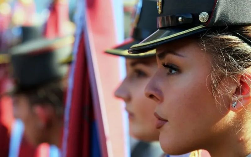 如果你是矮个子,千万别去塞尔维亚旅游!