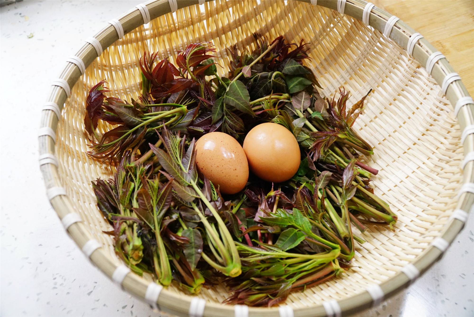 吃香椿时,到底要不要焯水?还好及时知道了,再也不敢乱吃了_食用