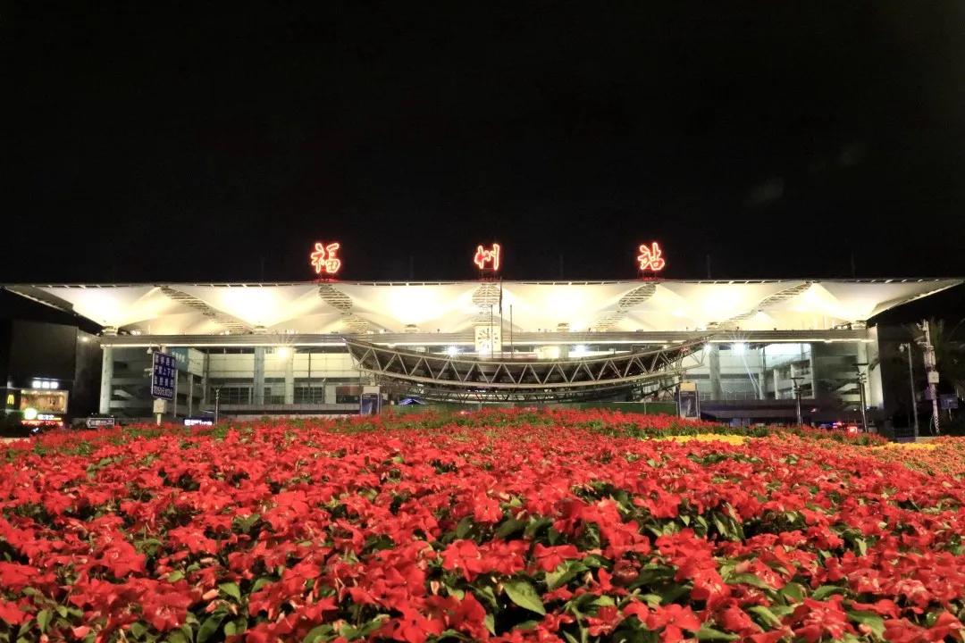 张敏庐山站摄影:周彦君萍乡站摄影:周柳东厦门站摄影:邹沁怡延平西站