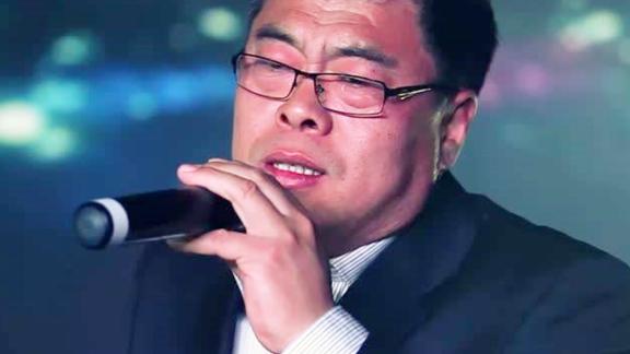 秋裤大叔这首我想静静唱出男人心事多少男人听完偷偷抹泪