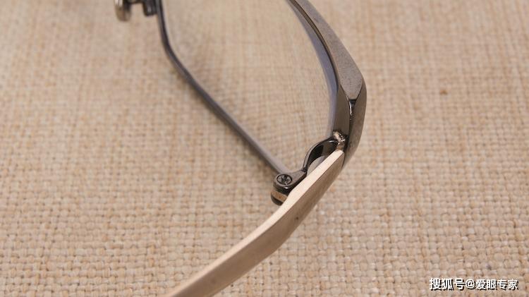 日本spivvy眼镜介绍,以及spivvy纯钛眼镜的修理维修