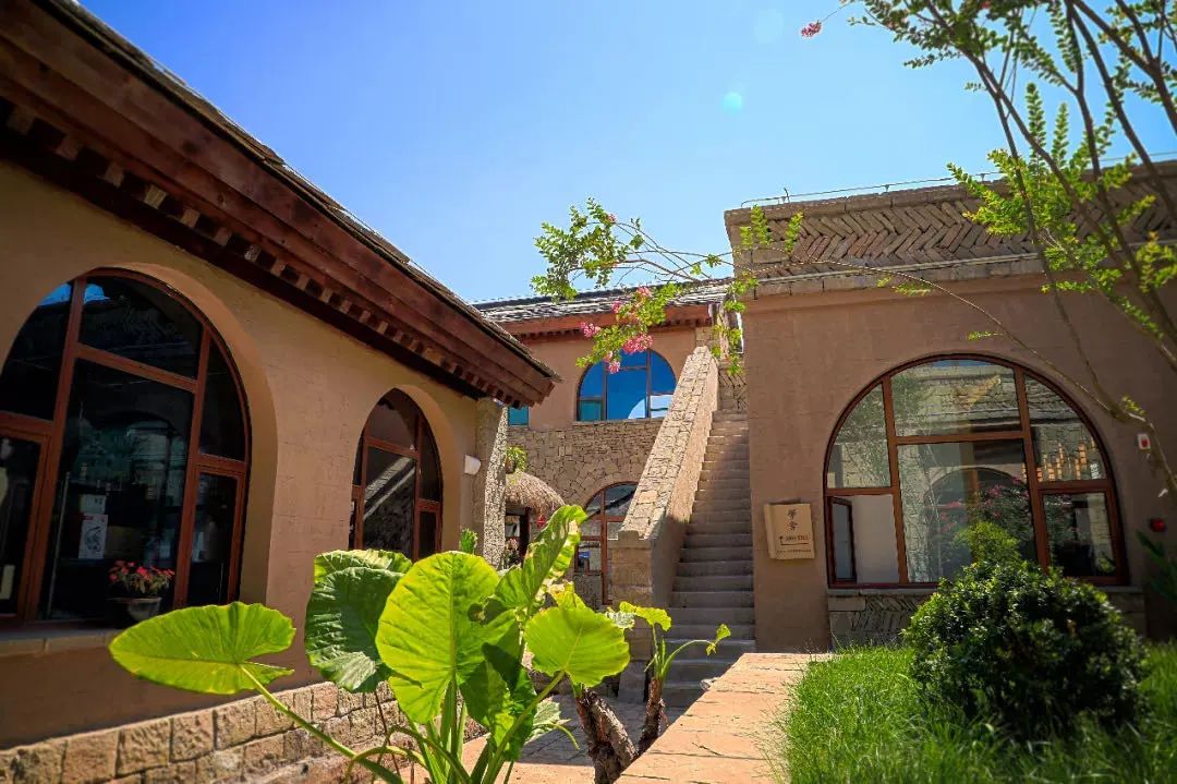 各业工作人员,特为这些最可爱的人免费提供圣地河谷·金延安精品民宿