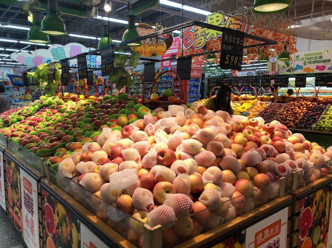 水果区以下是2020年春季大润发陈列欣赏图,可参考
