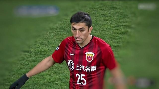 上港外援成功抵沪,入关检测合格,已在上海家中进行14天的隔离!