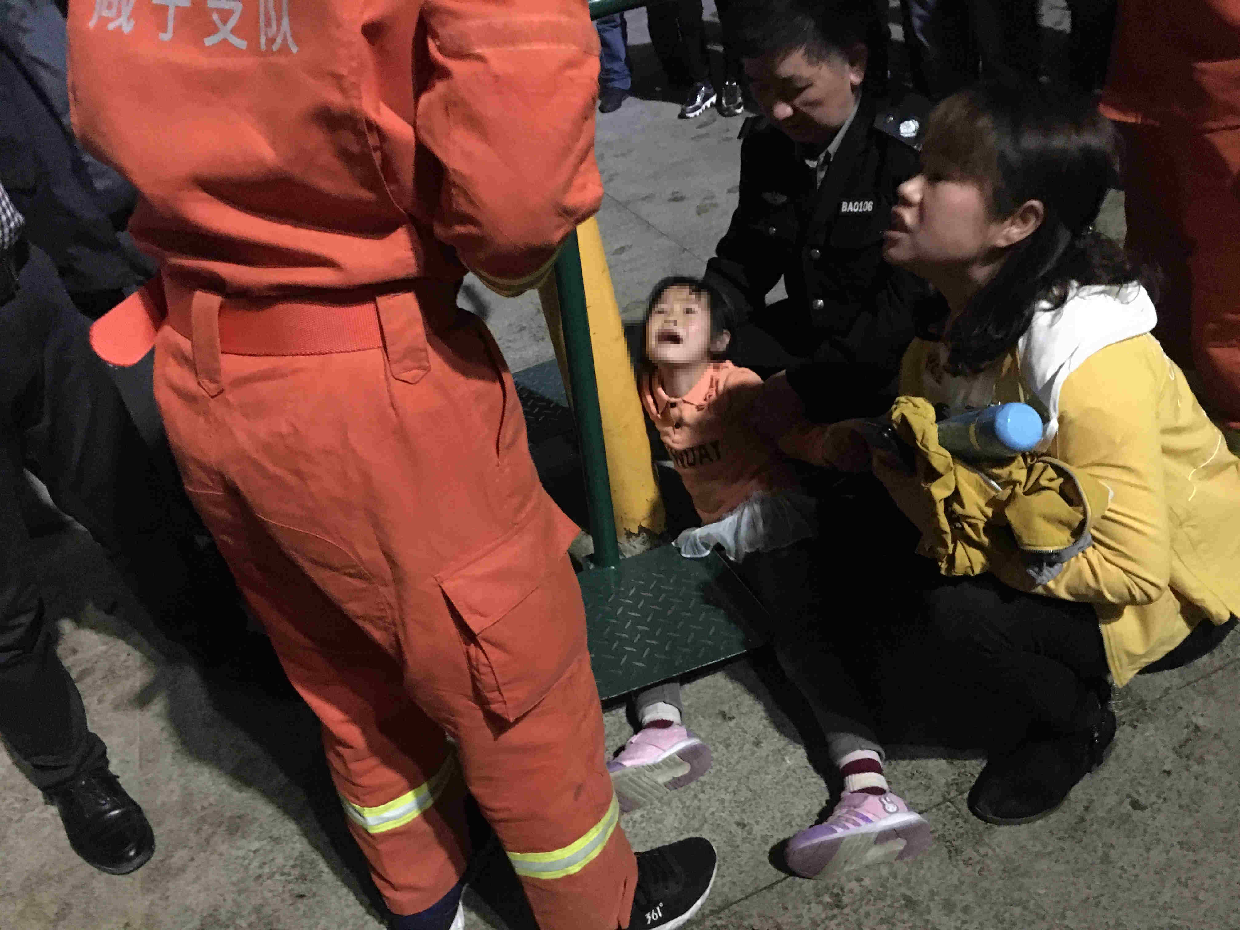 小孩孩子在参加健身活动时,没有足够的安全意识,一不小心就容易造成
