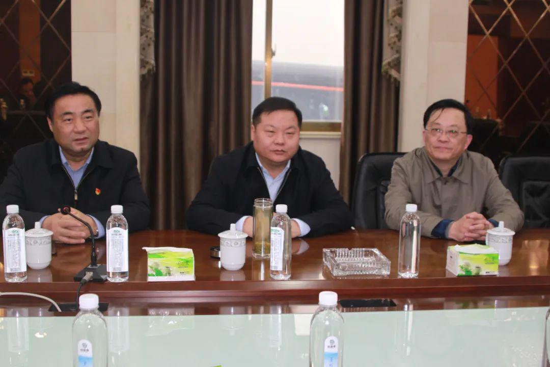 张利表示,信心比黄金更重要,未来市委市政府,开发区将与企业一道,同心