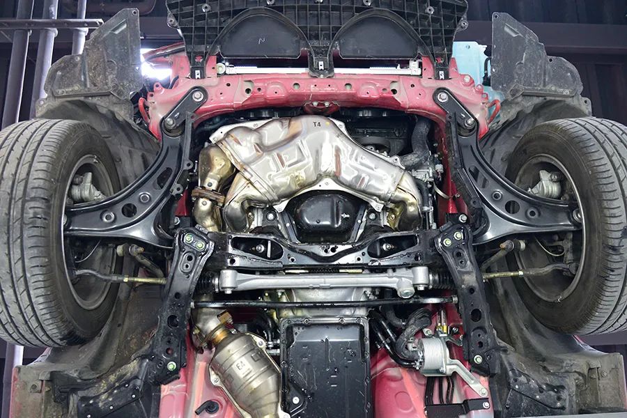 入门级跑车底盘长啥样拆开看看就知道