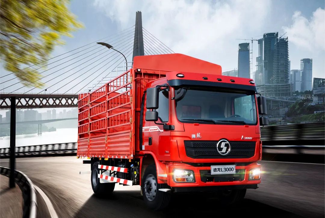 陕汽重卡德龙l300042载货车路有多远心就有多暖