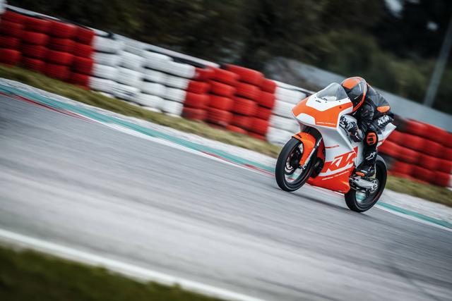 测试中的 KTM RC4R 赛车_搜狐汽车_搜狐网