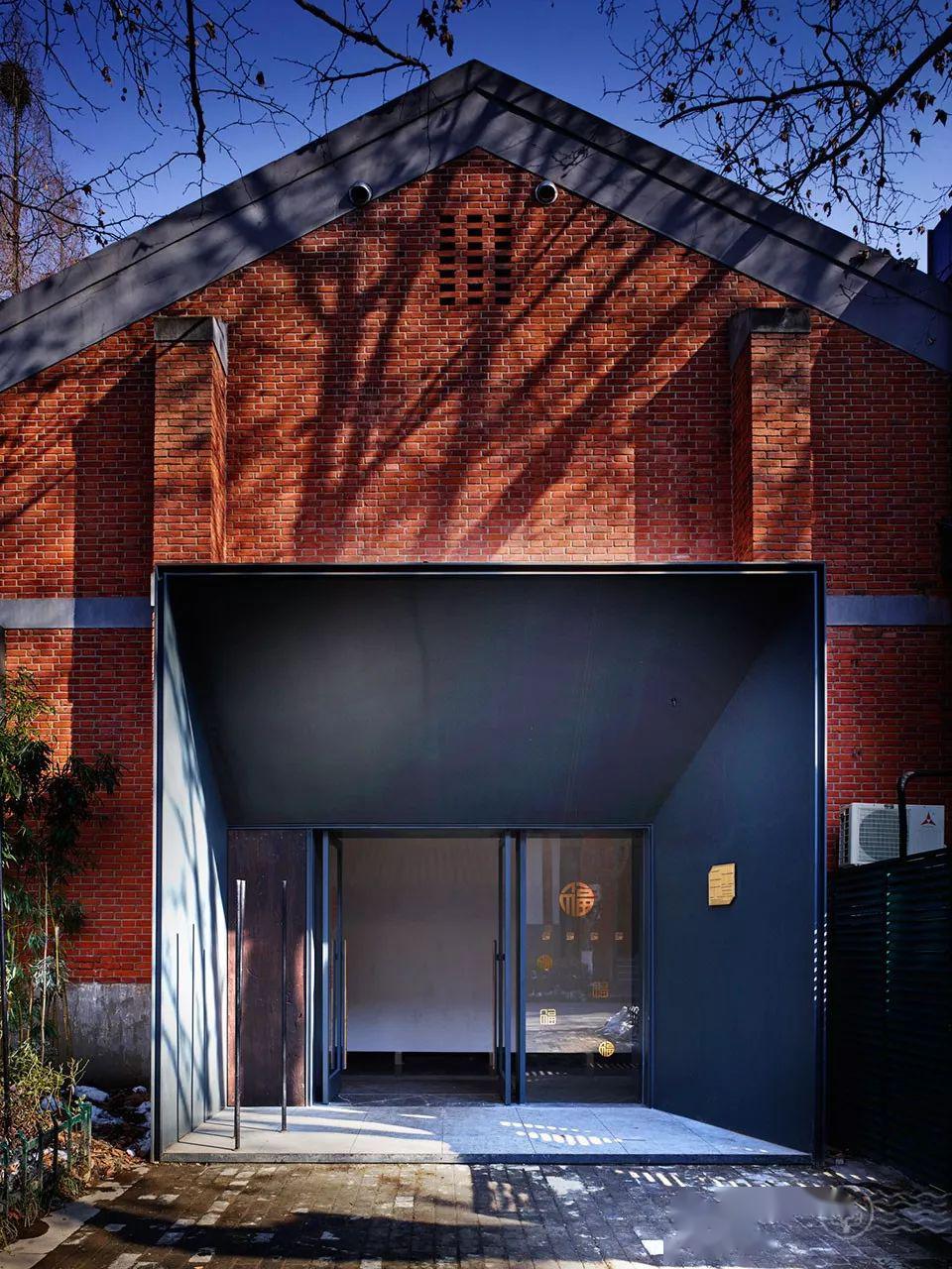 颠覆性设计原来旧厂房改造的餐厅也可以这么精致