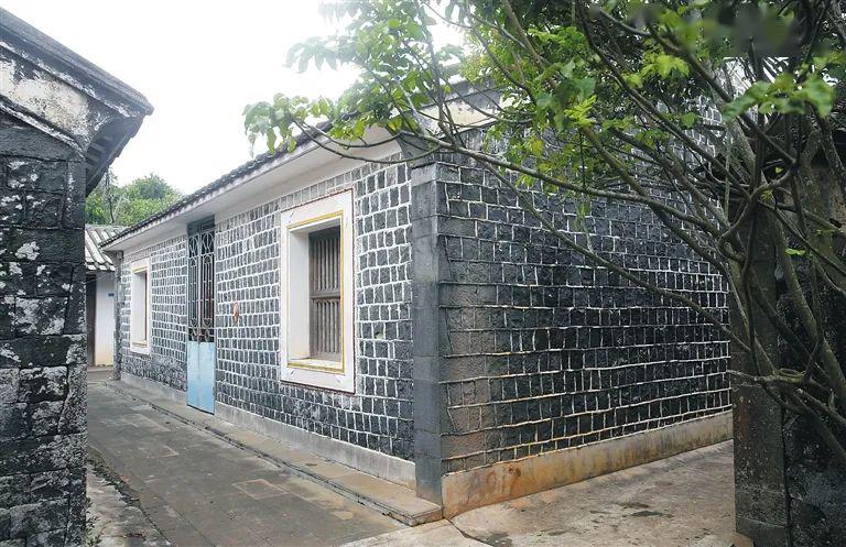 纪念海南解放70周年徐成章故居英雄梓里精神扬