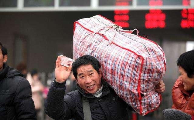 工地上班的农民工一天好几百为什么还是贫穷答案值得深思