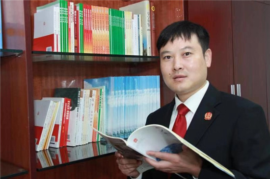 身边的榜样前行的力量刘干志存高远求真笃行