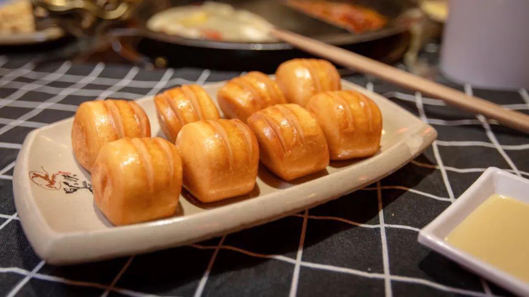 牌长对于黄金小馒头简直丧失抵抗力.