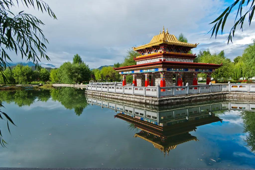 西藏拉北环线此生必走的环拉萨最美景观大道