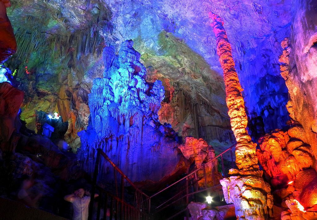 浙江被忽视的一处景区被誉为全国诸洞之冠纵深1公里