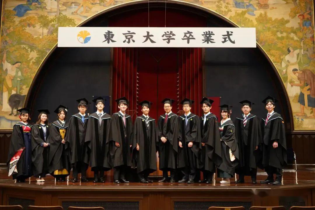 肃然起敬日本东京大学毕业典礼选择武汉留学生作为代表致辞医疗无国界