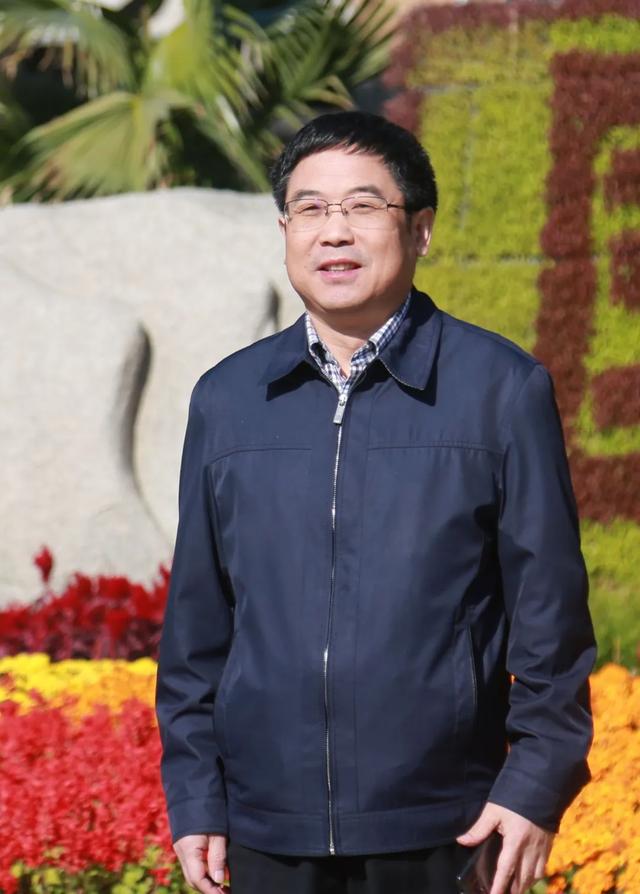 苏西彦,男,中共党员,1971年3月生,河北省高邑县人,石家庄学院历史系