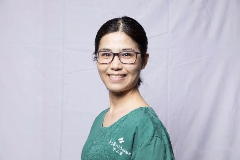 李丽莎感染内科主管护师由于我们分管的病人全部是重症和危重症患者