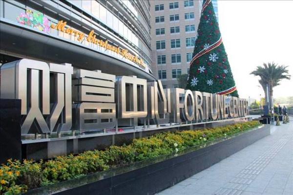 建筑行业迎来长达20年高歌猛进时代,他先后投资厦安高速,厦门财富中心