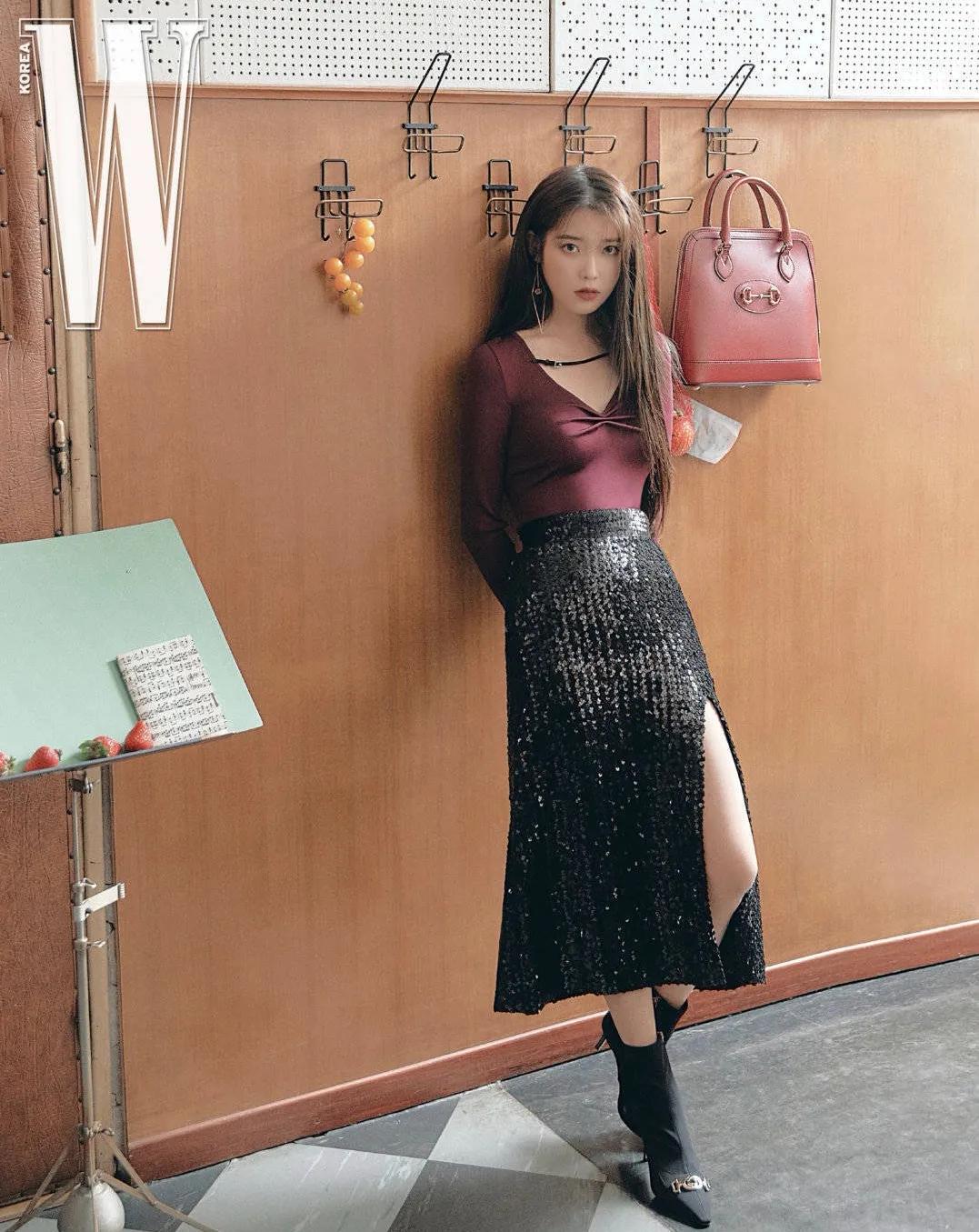 国民妹妹iu画报公开复古仙女造型太吸睛羡慕女团腿