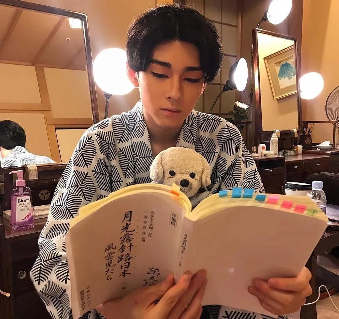 从漫画里走出来的美少年藤间斋现在他霸占了我的抖音