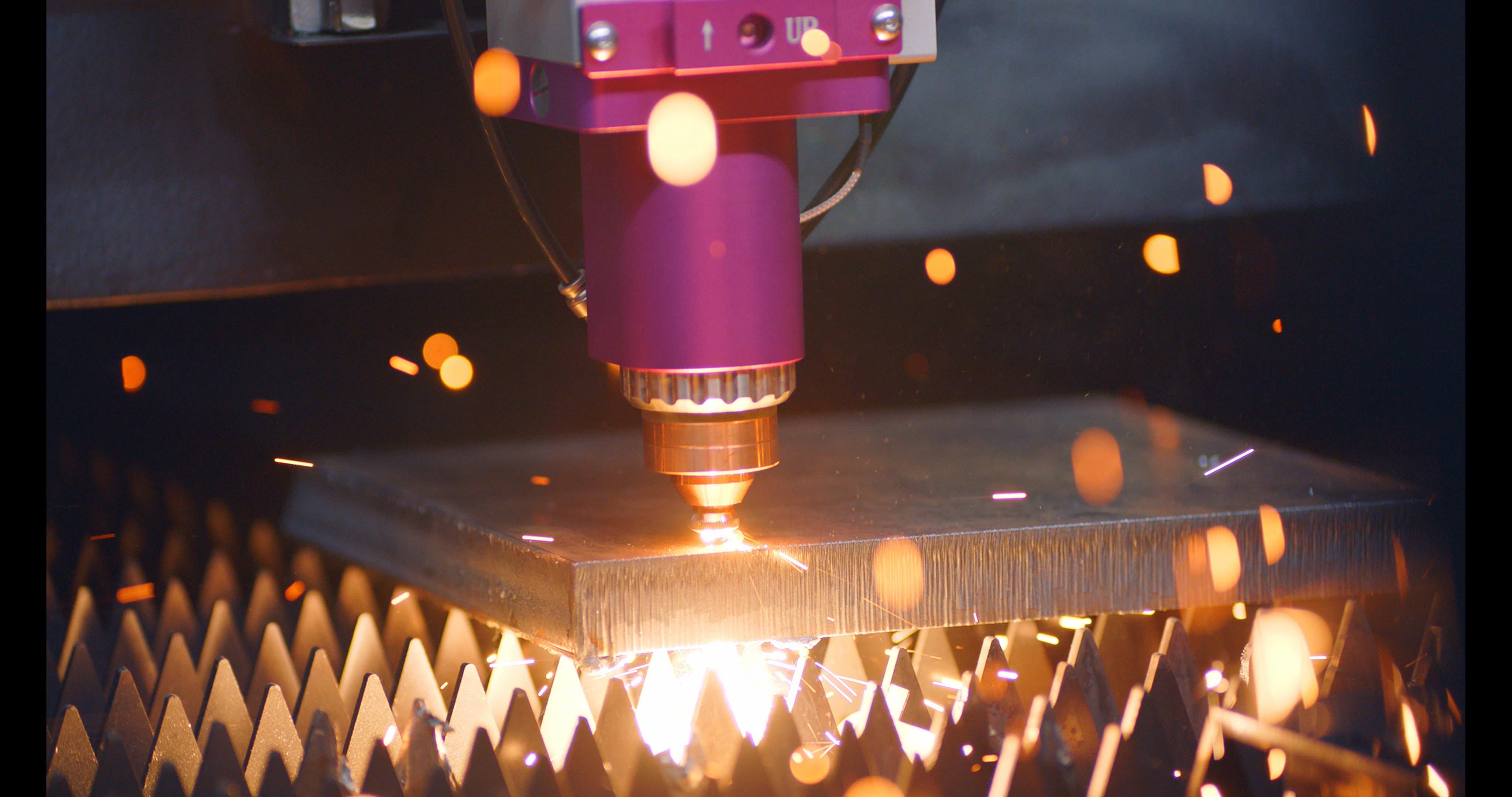 激光切割头和光学元件是激光切割成功的关键