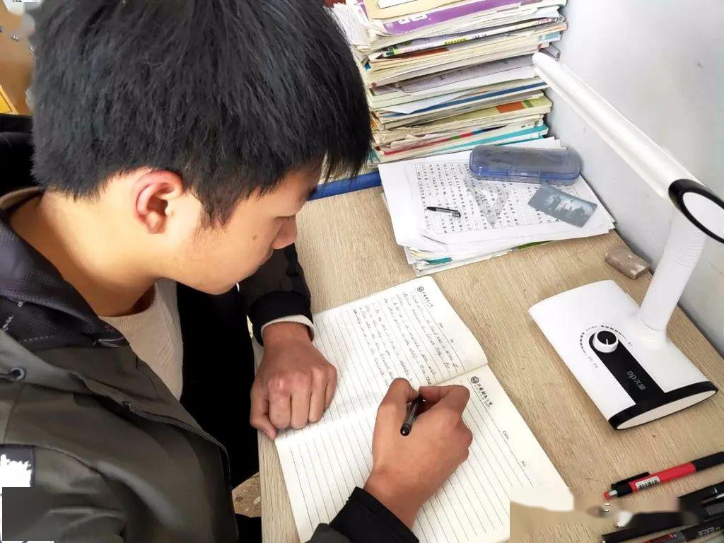 尉氏三中一名努力奋斗的学生