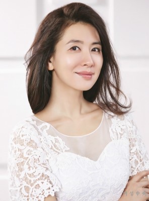 韩国女演员李一花图片