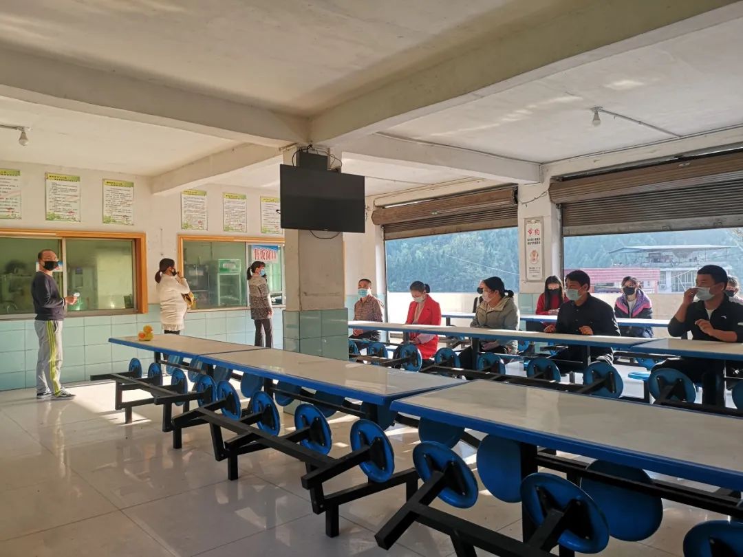 通江县回林小学,通江县长胜小学,恩阳区来龙小学和平昌县响滩小学实行