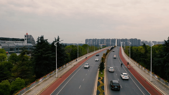 书院大桥国金中心十字路口川流不息车来车往车流逐渐汇集各大路口又