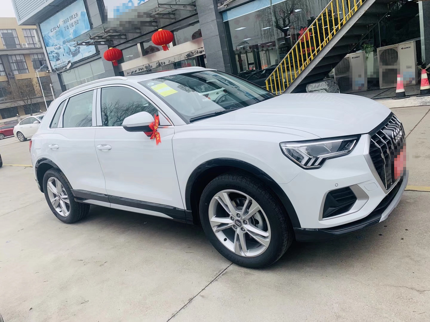 奥迪q314t时尚致雅版提车记大家看看我的价格便宜吗