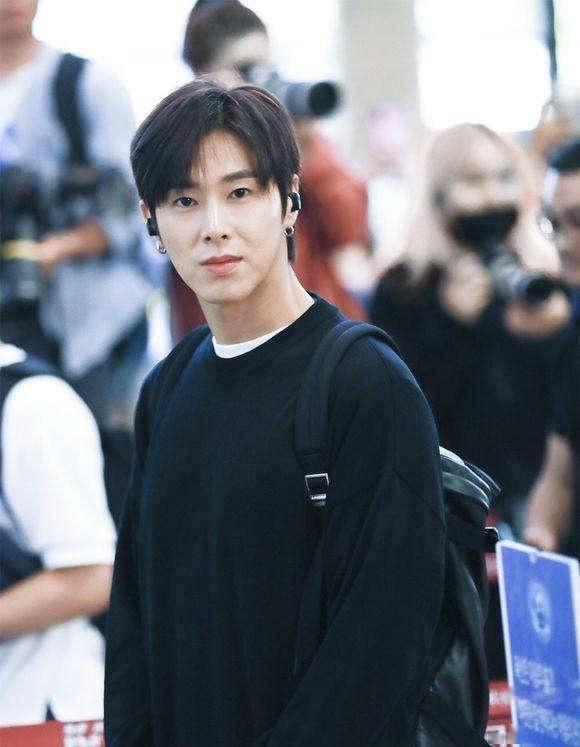 东方神起队长郑允浩发明新型口罩获专利颜值智商都在线的男神