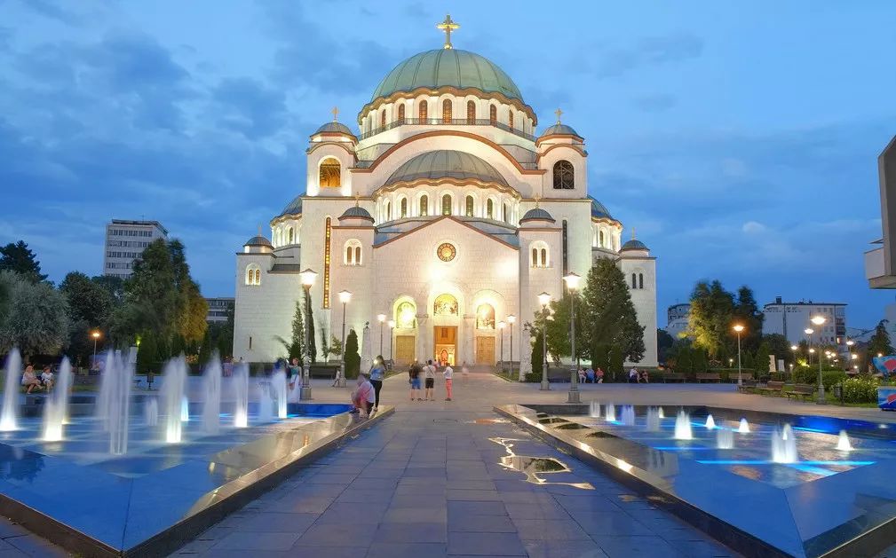 排名在世界前十的教堂之一,也是塞尔维亚当仁不让的地标性建筑!