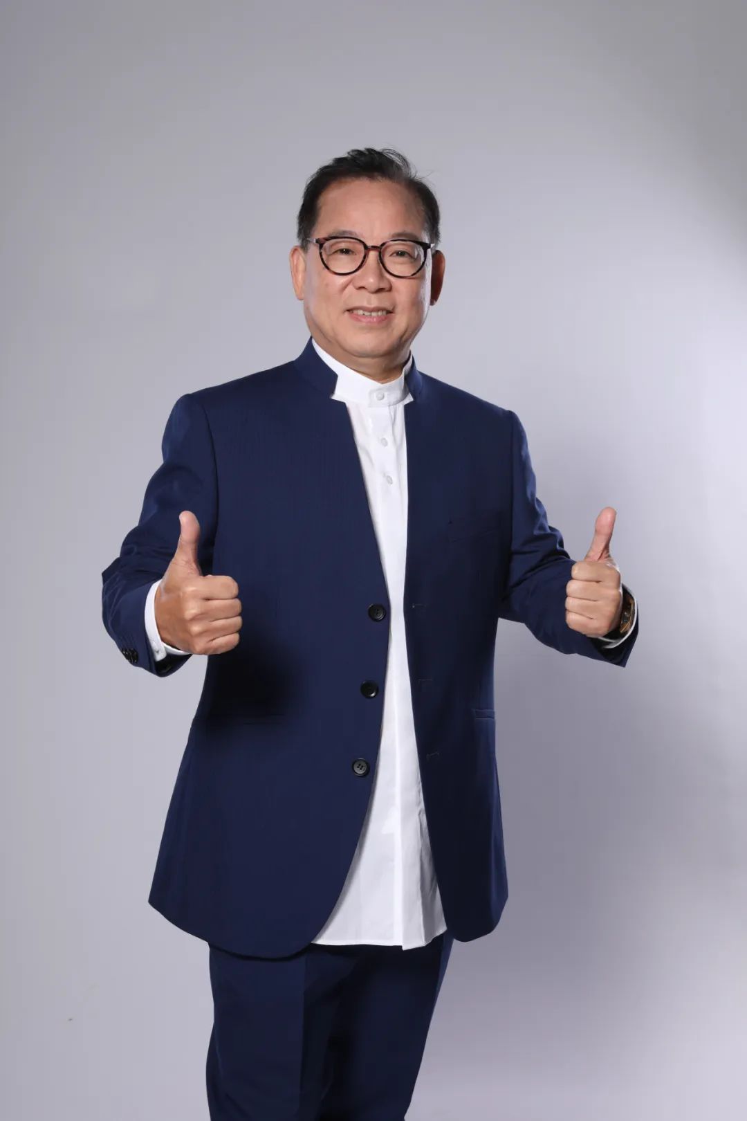 邓亚萍,张明敏,平安等用独特的"拜祖style"参与网上拜祖,为世界祈福!_