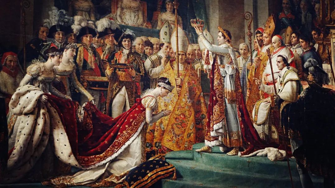 在法国画家大卫创作出庄严神圣的《拿破仑一世加冕大典》(左上图)的