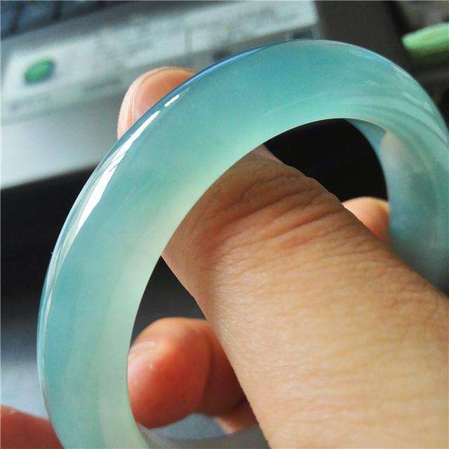 80万的玻璃种蓝水料加工成翡翠手镯全过程你见过吗