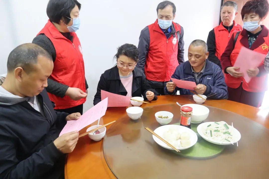 万鹿同行温暖府城公筷公勺好习惯银耀之江见风尚临海市离退休干部在