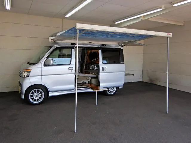 2人垂钓专用车设计巧妙就连方向盘都带餐桌老两口用挺合适