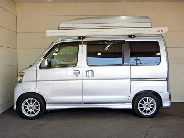 2人垂钓专用车设计巧妙就连方向盘都带餐桌老两口用挺合适